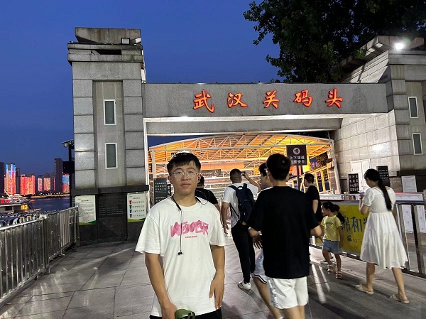 张亚豪（24硕）